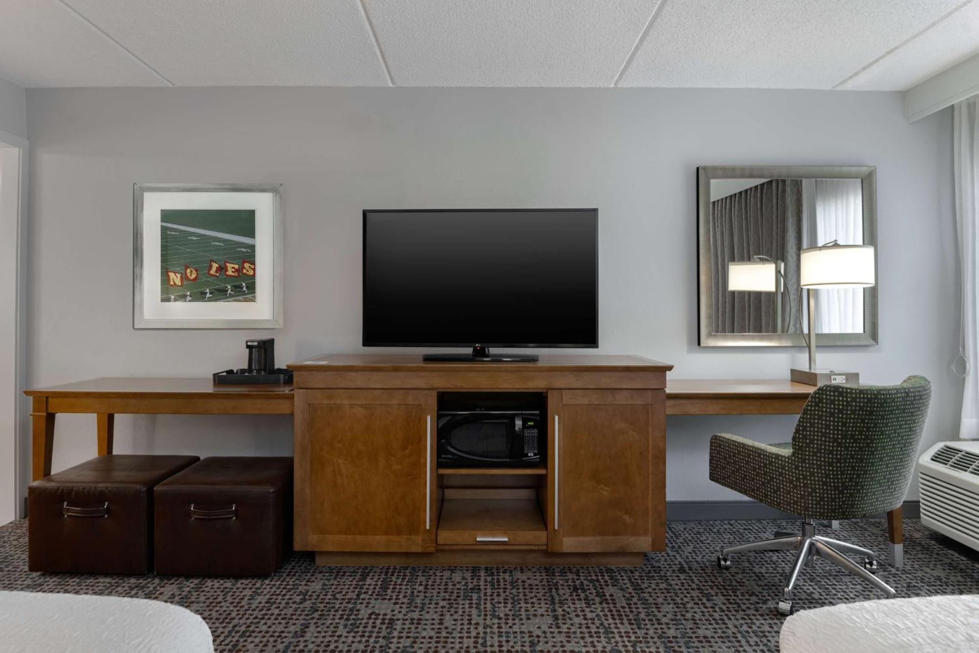 Hampton Inn Tallahassee-Central Экстерьер фото