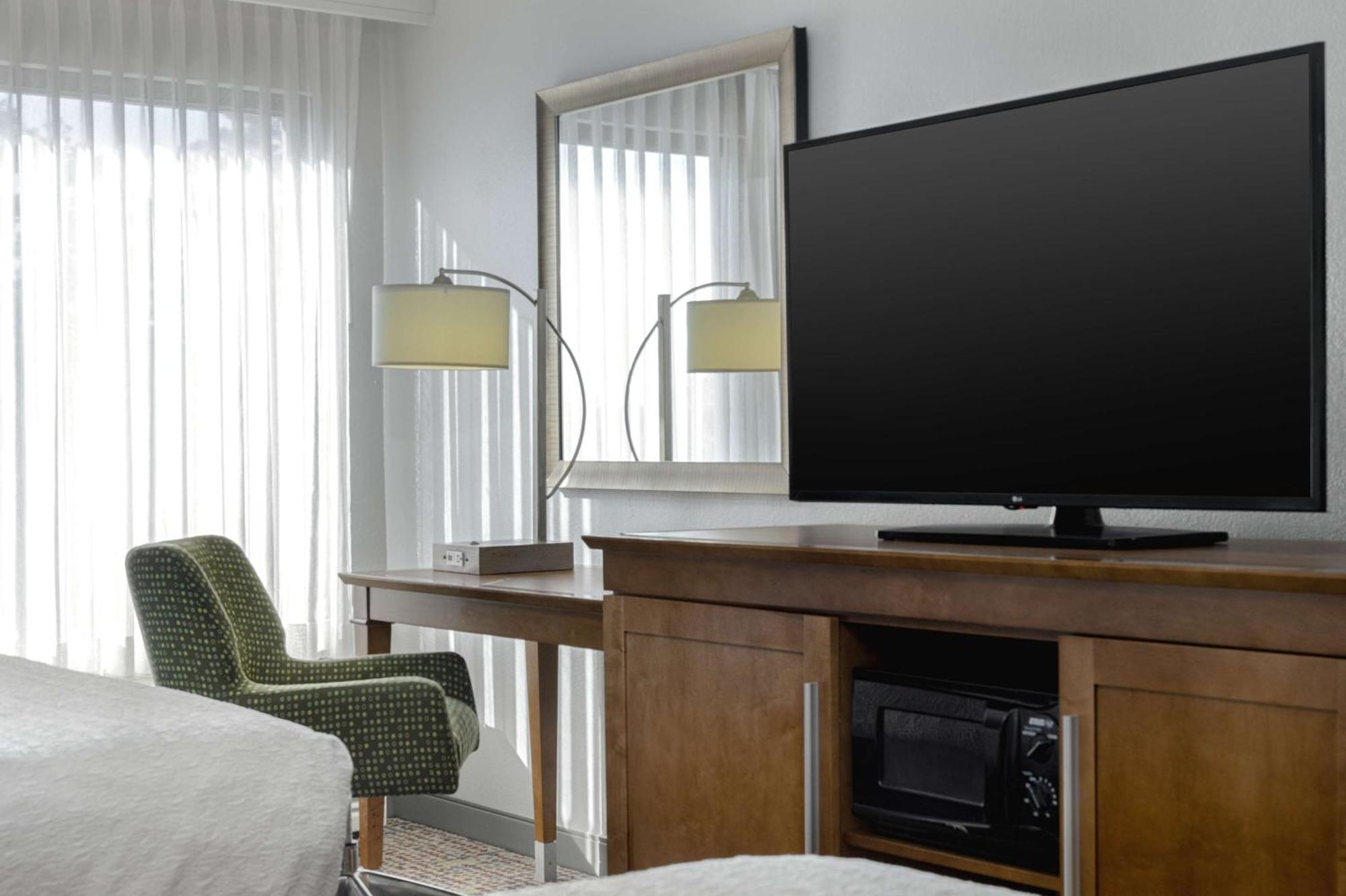 Hampton Inn Tallahassee-Central Экстерьер фото