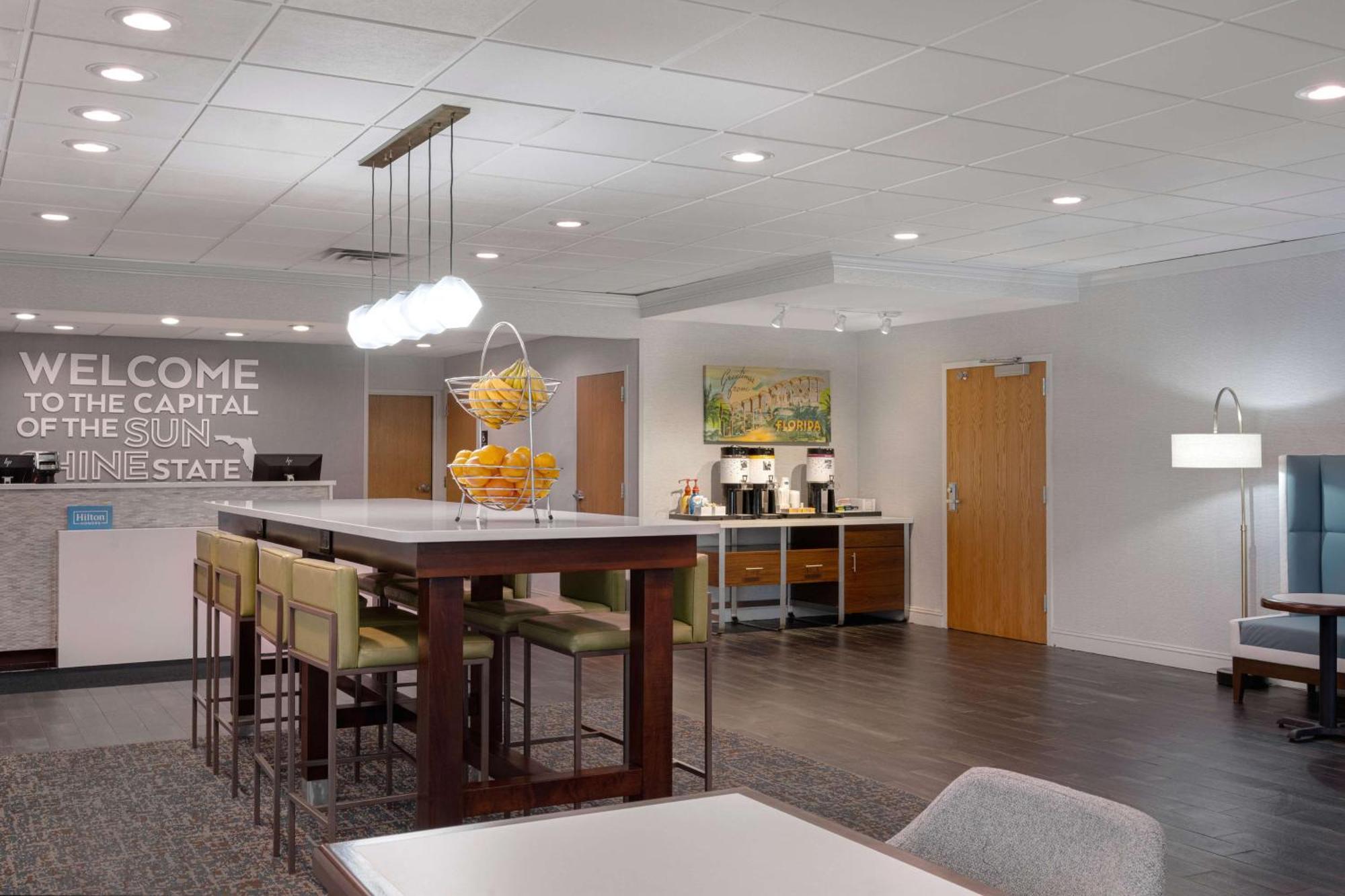 Hampton Inn Tallahassee-Central Экстерьер фото