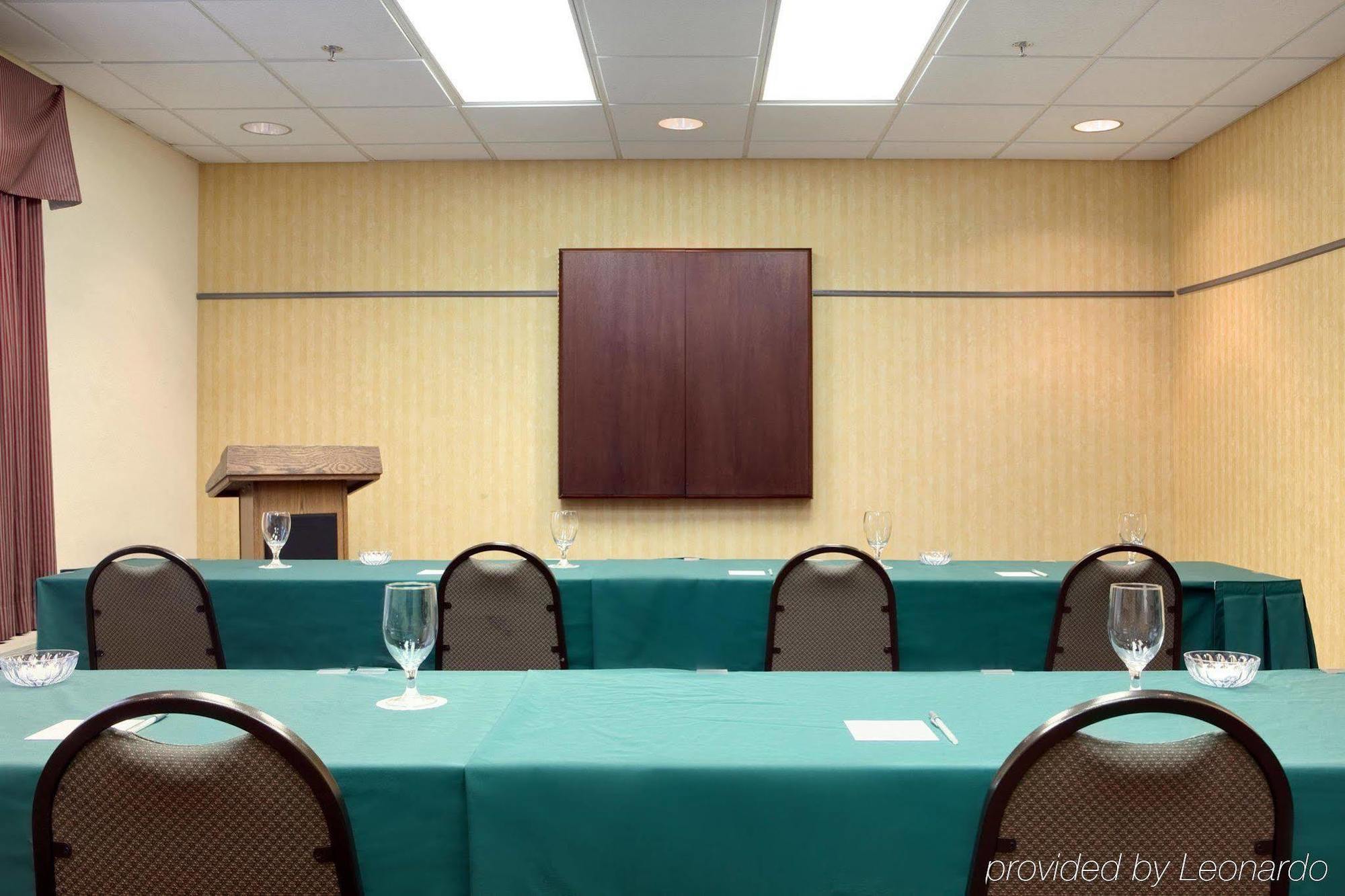 Hampton Inn Tallahassee-Central Удобства фото